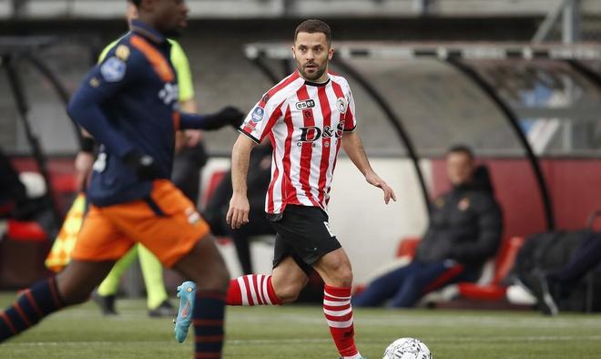 球青年凭借 球青年凭借