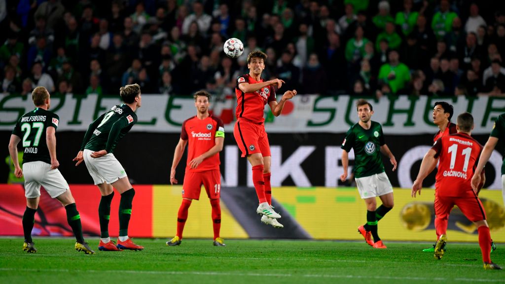 一触即发⚔中沙之战在即，沙特球员已经抵达沙特国王大学体育场.