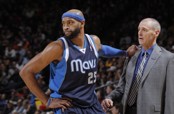 梁子结下了塞巴略斯赛后向马竞球迷竖中指&举手回怼西蒙尼.